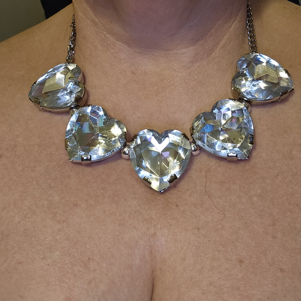 Elegant Silver Heart Necklace - Picture 7 of 7